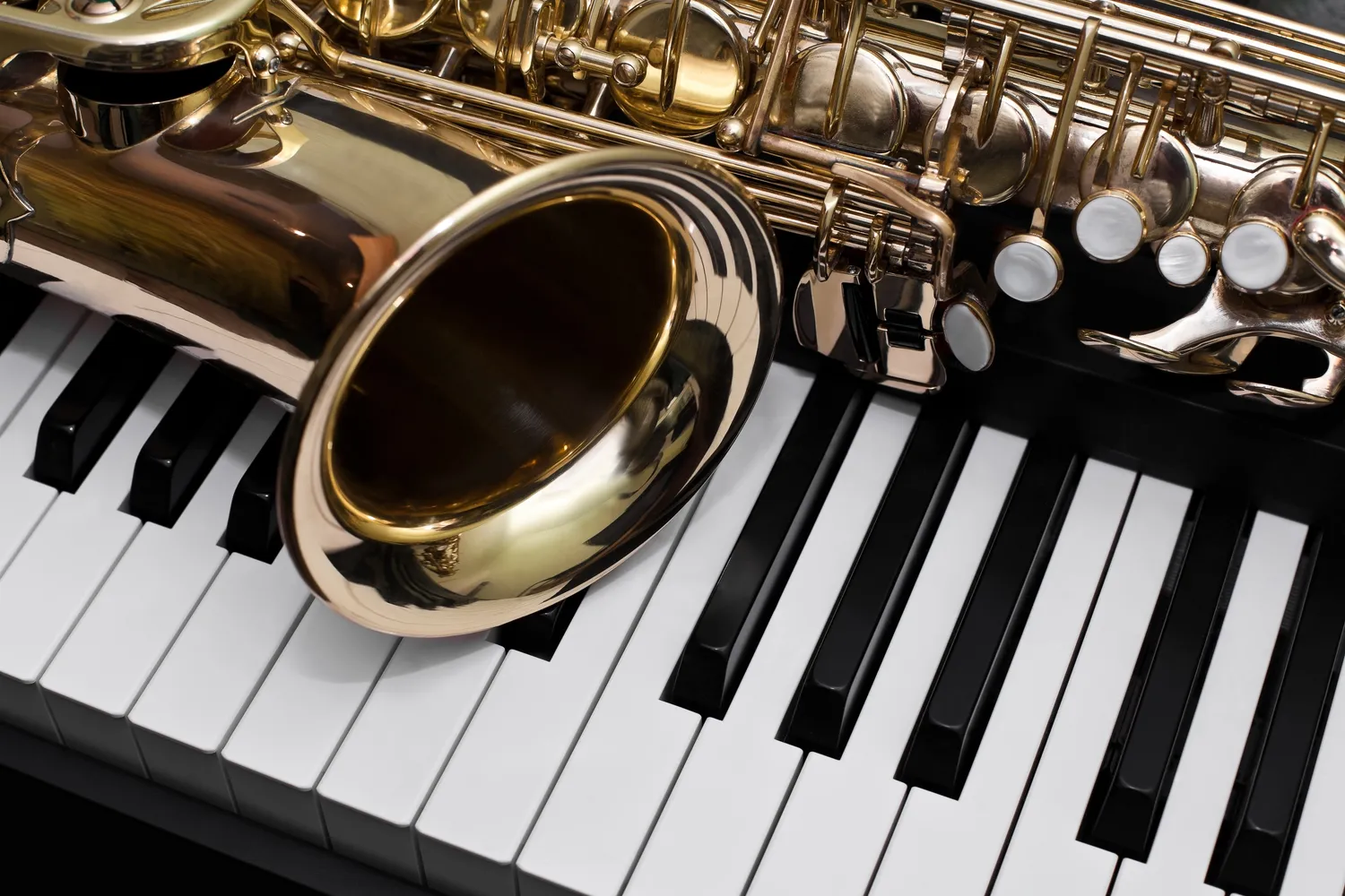 Jak stroić saksofon?